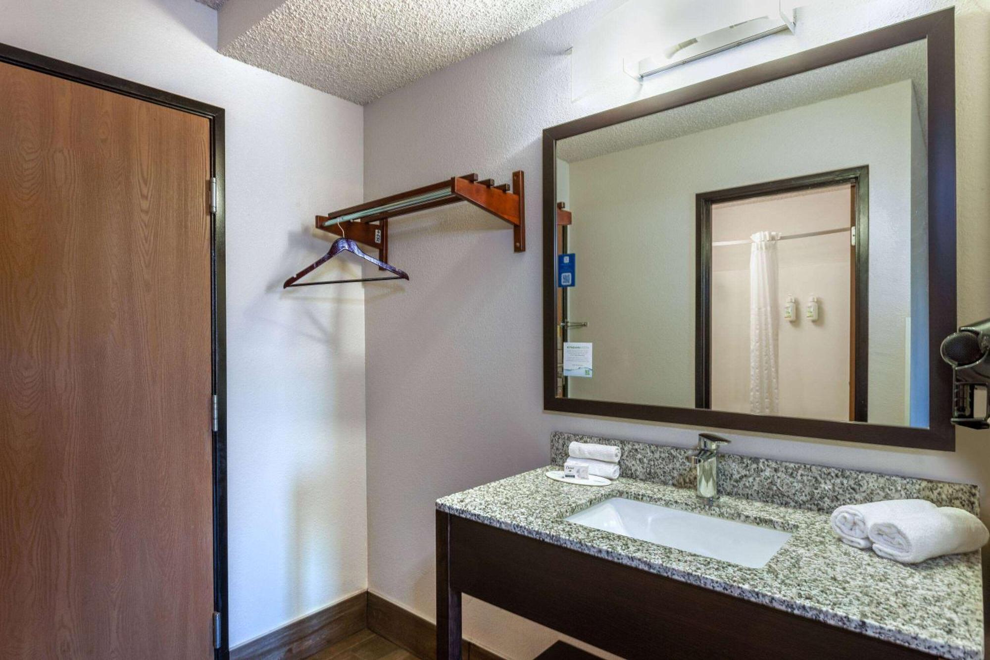 Super 8 By Wyndham Wausau Extérieur photo