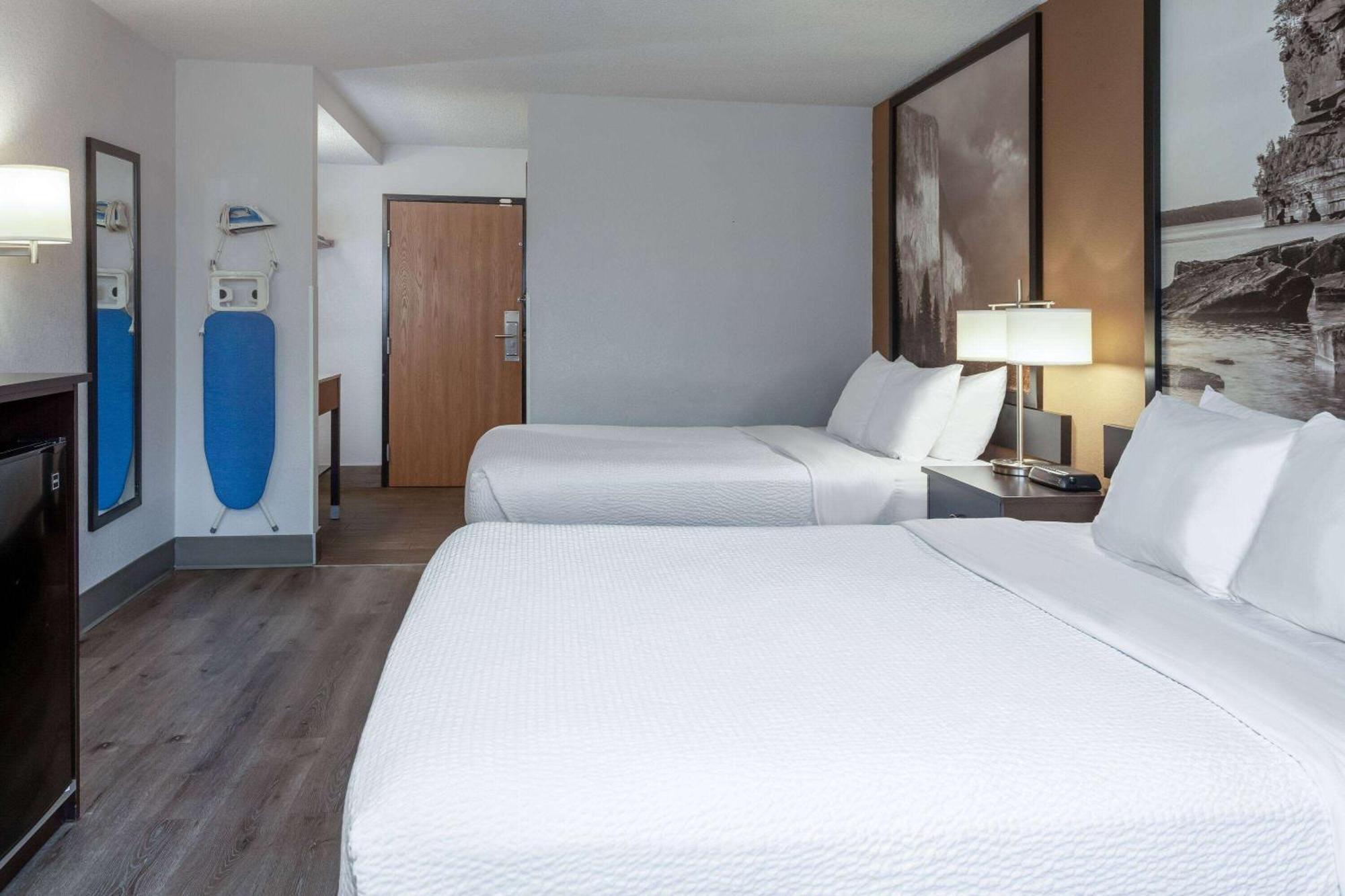 Super 8 By Wyndham Wausau Extérieur photo